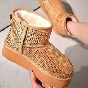 CAPE ROBBIN PLATFORM STUDDED BOOTIE